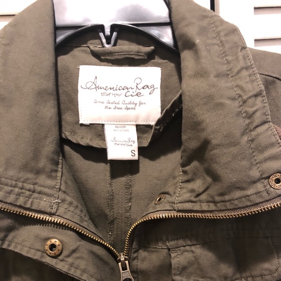 Olive utility sleeves vest - Picture 3 of 6